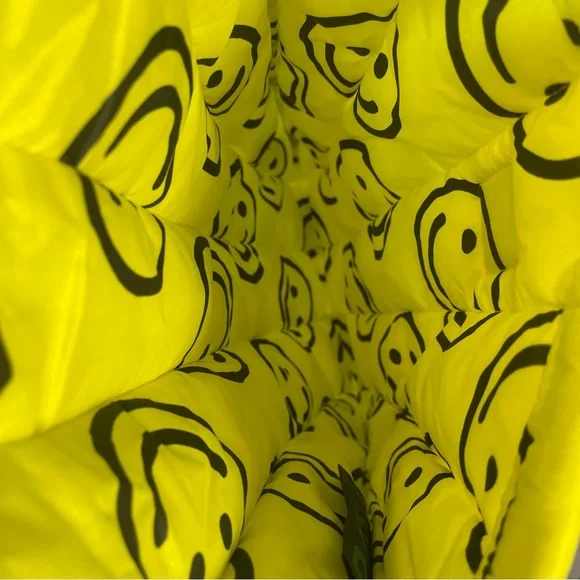 Baggu | 13” Mini Laptop Sleeve Smiley Face Yellow Happy Print - Picture 7 of 7